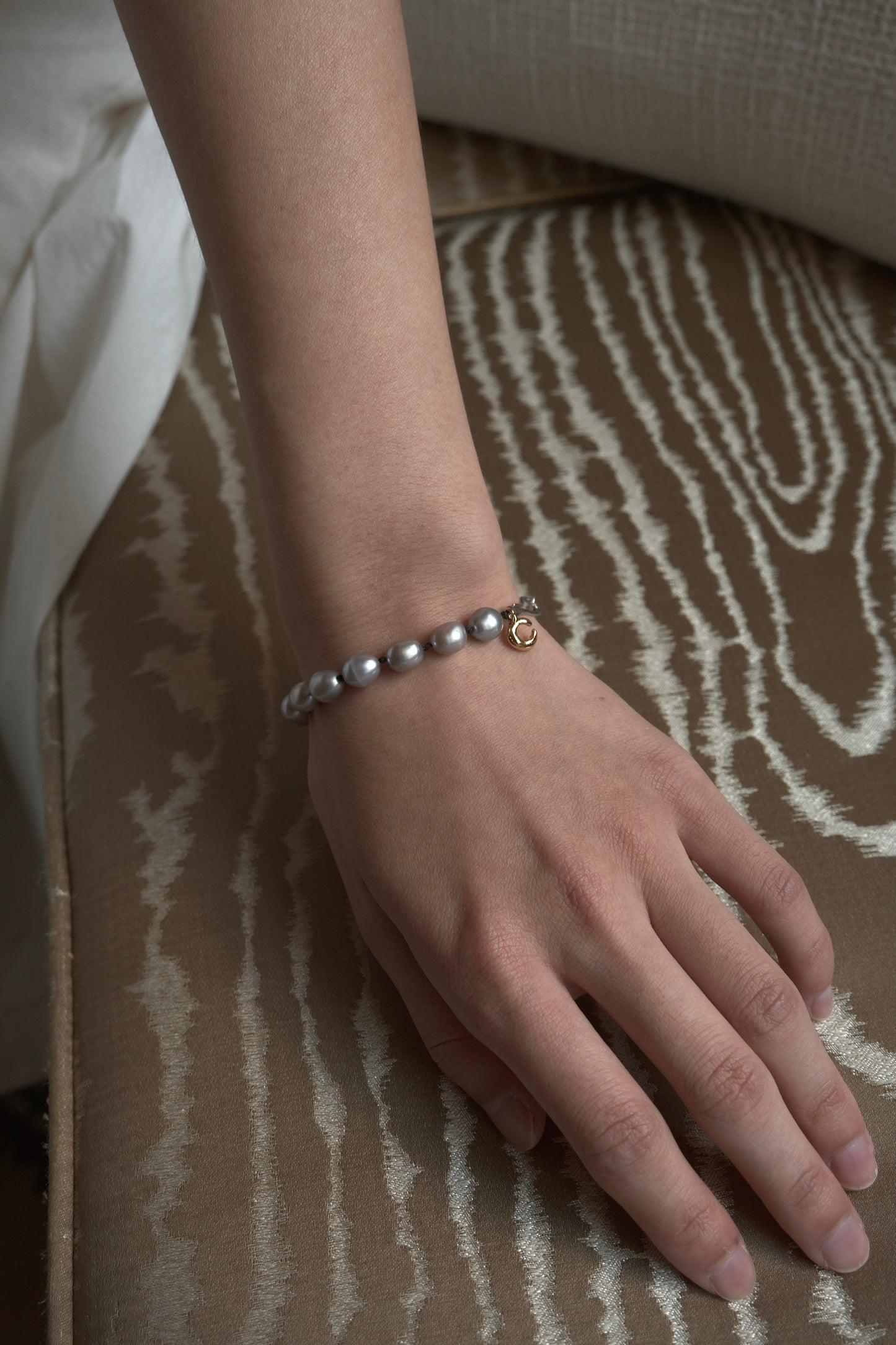 MOON GREY PEARL BRACELET
