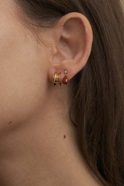 CURVED GOLD SMALL EARRINGS