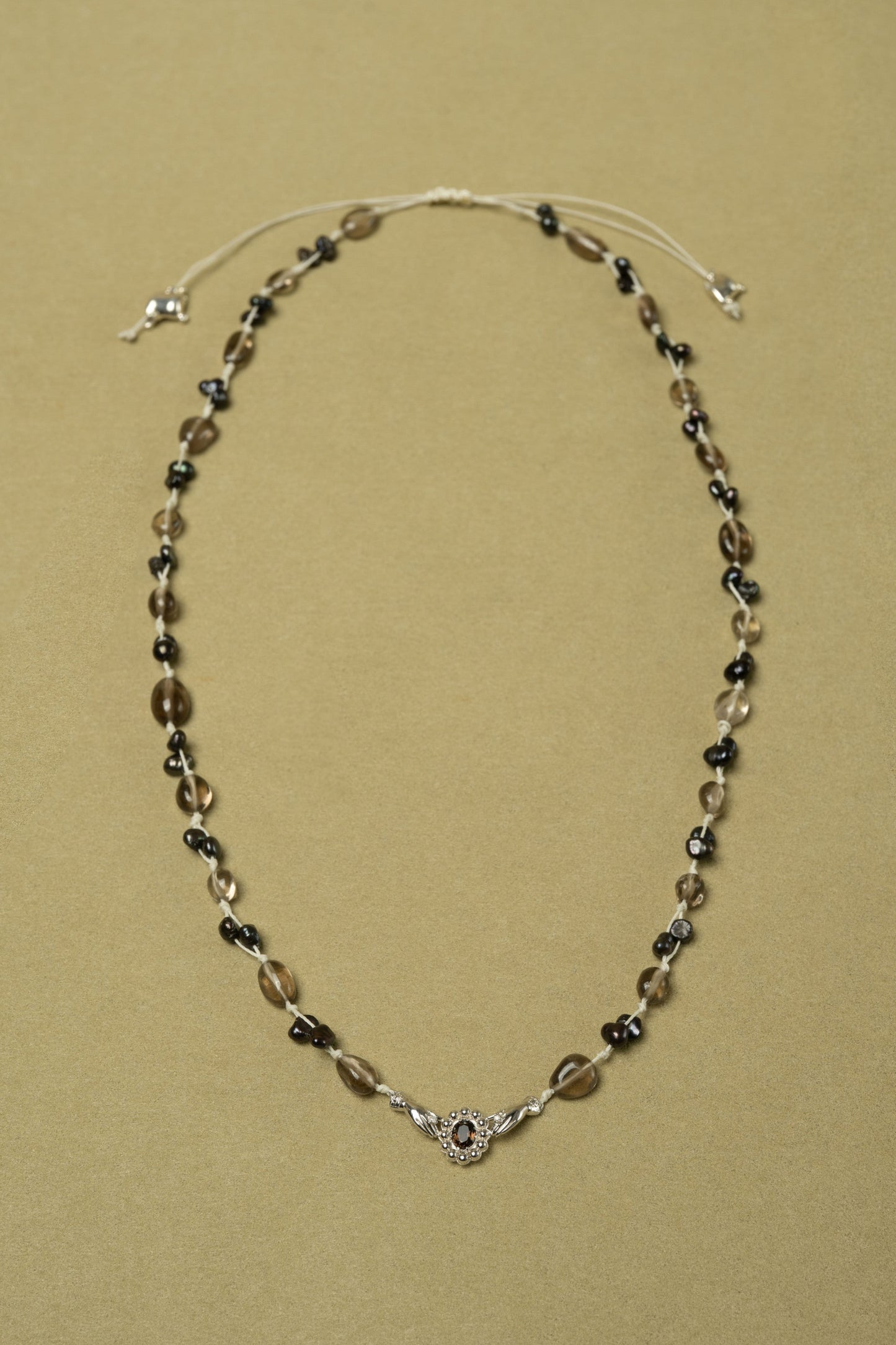 BOUQUET CRYSTAL NECKLACE