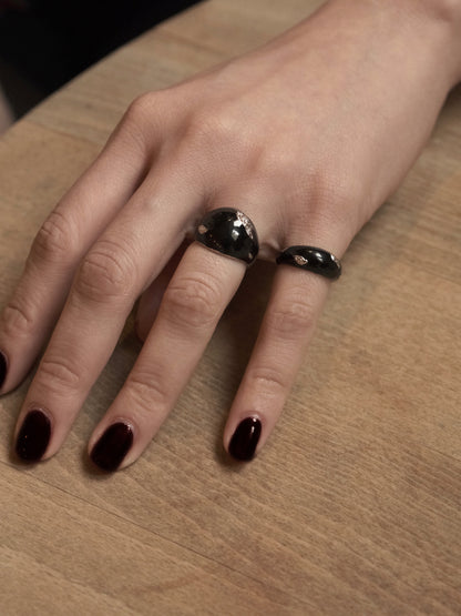 CURVED BLACK ENAMEL RING