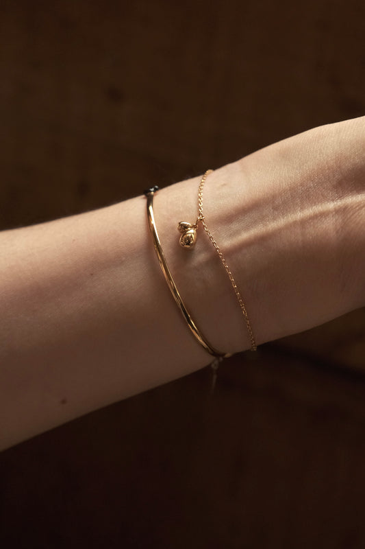 LUCKY ENAMEL BEAN BRACELET (GOLD)