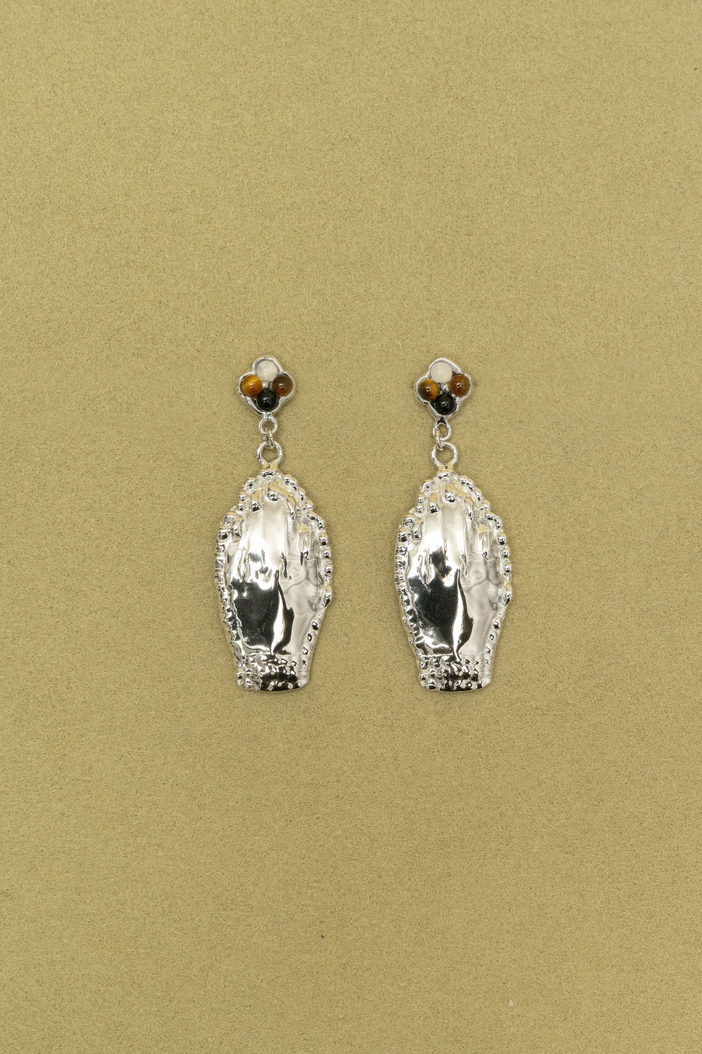 PALM TRICOLOR FLORAL STUD EARRINGS