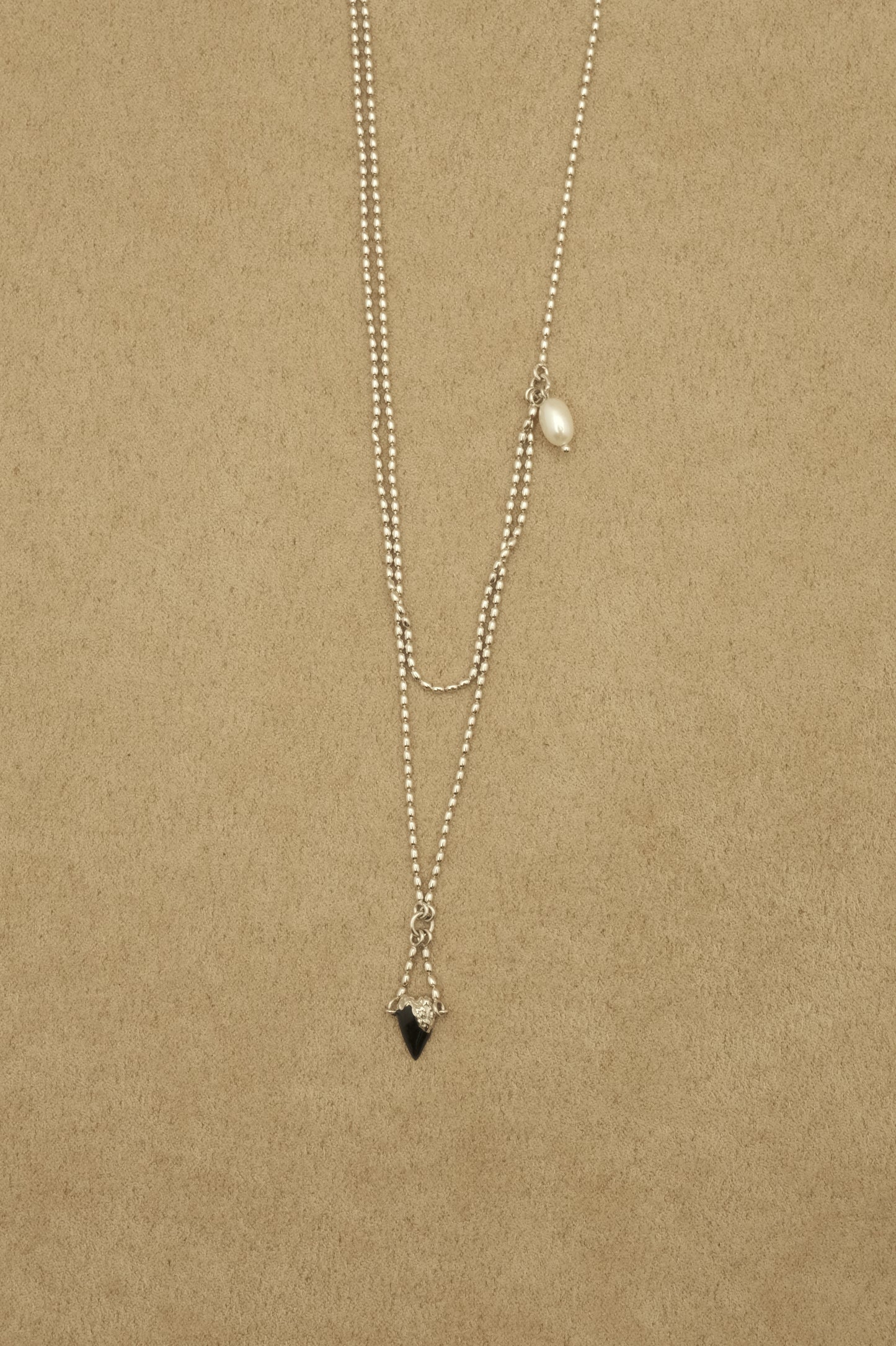 ERODED HEART THIN CHAIN NECKLACE (BLACK, SILVER)