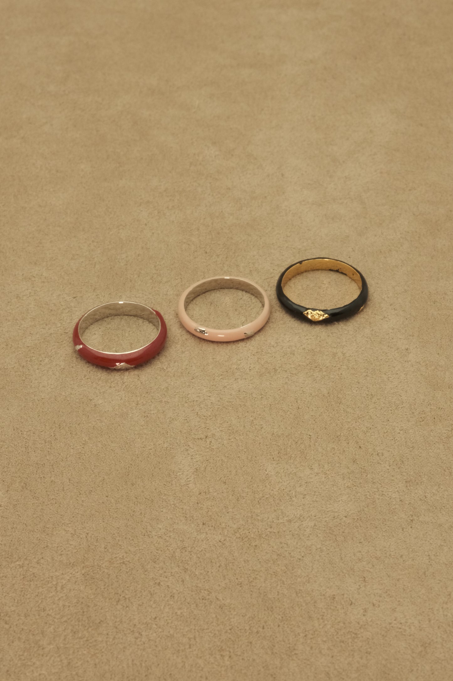 THIN BAND PINK ENAMEL RING