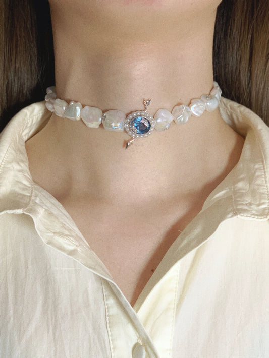 BAROQUE PEARL CHOKER WITH A BROKEN CRYSTAL HEART(BLUE, SILVER)