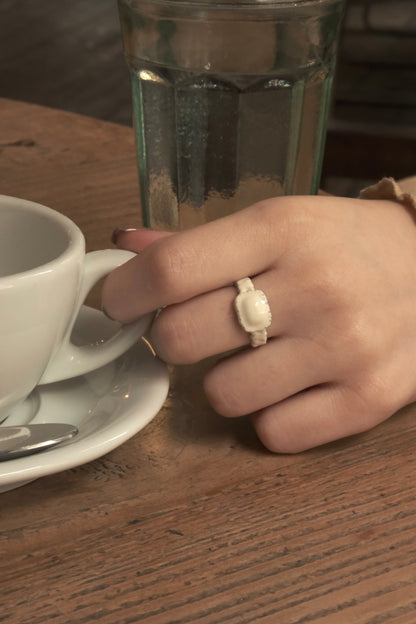 GEMSTONE FLOWER MILKY WHITE ENAMEL RING