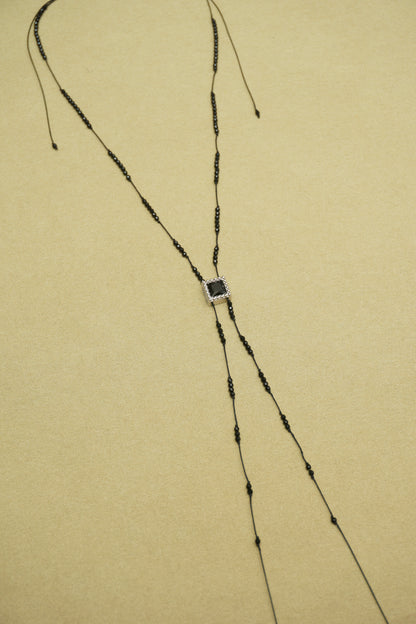 ZIRCON BUTTON BLACK CRYSTAL BRAIDED NECKLACE