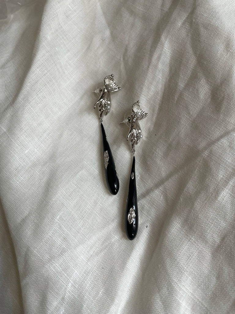 HAND EARRINGS WITH ENAMEL (SILVER)