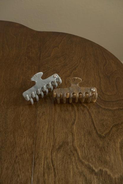 SHELL HAIR CLAW