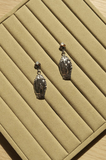 PALM TRICOLOR FLORAL STUD EARRINGS