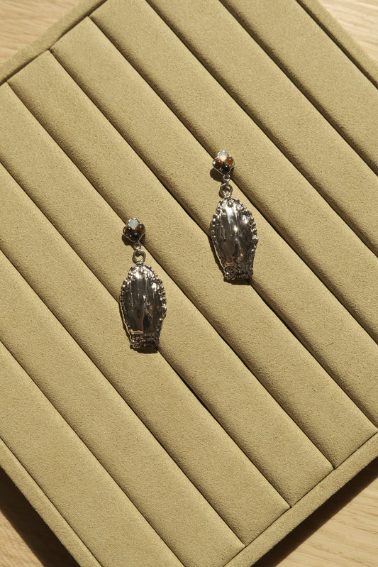 PALM TRICOLOR FLORAL STUD EARRINGS