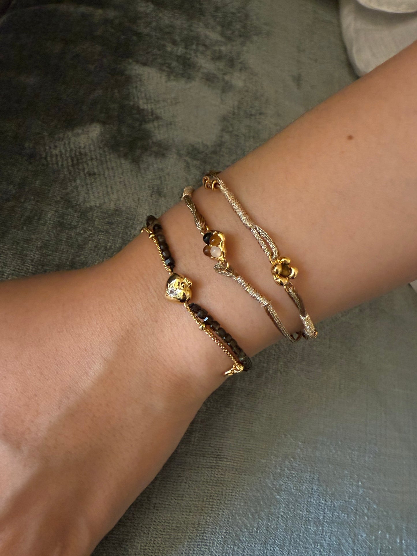 DOUBLE-LAYER TRICOLOR FLORAL BRAIDED BRACELET