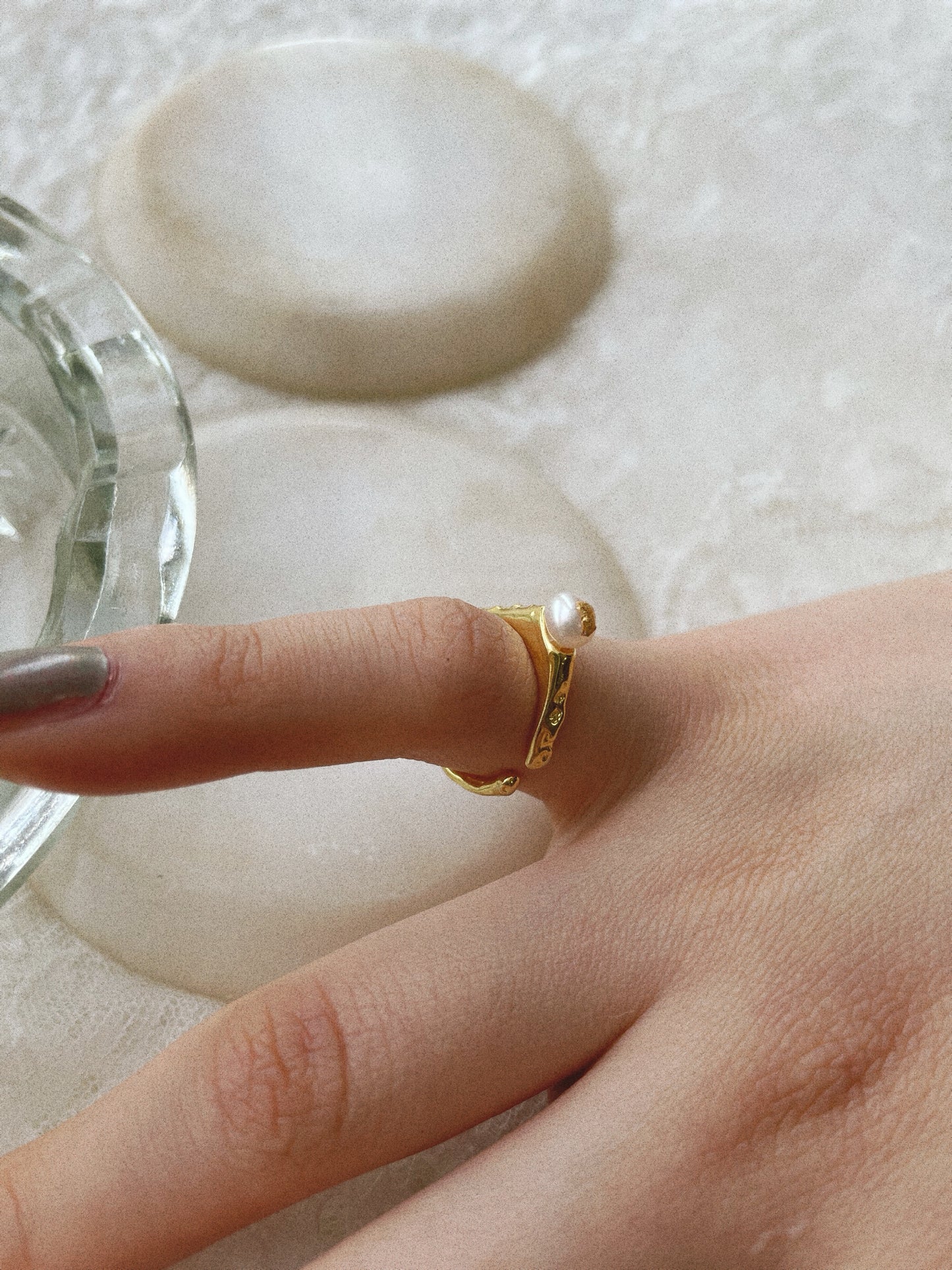 RIPPLED GOLD RING