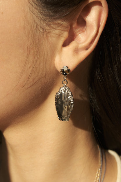 PALM TRICOLOR FLORAL STUD EARRINGS