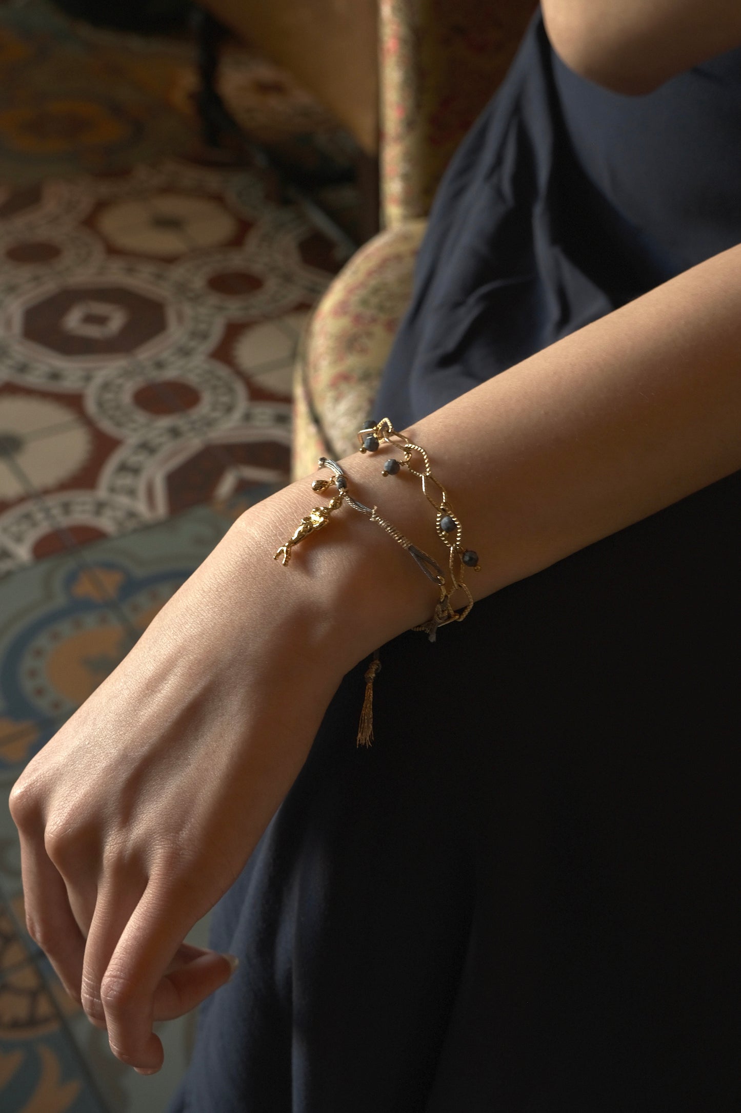 BLUE CORAL BEADED BRACELET