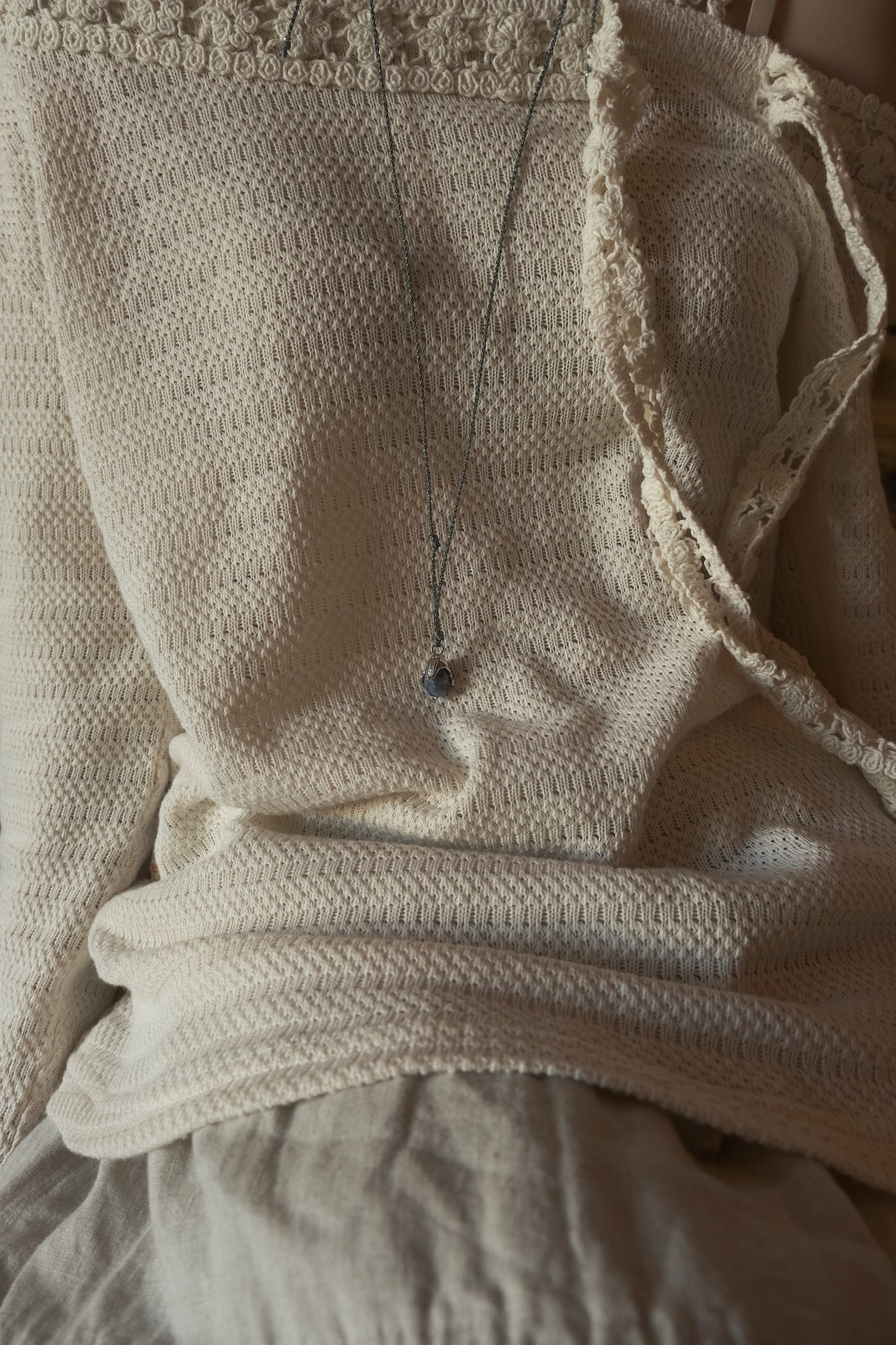 VIOLET & BLUE SPOT JADE NECKLACE