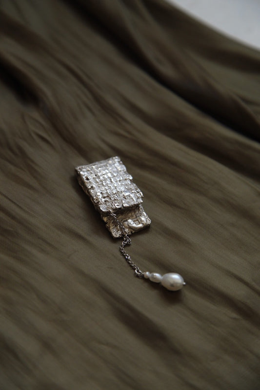 SILVER POCKET BROOCH