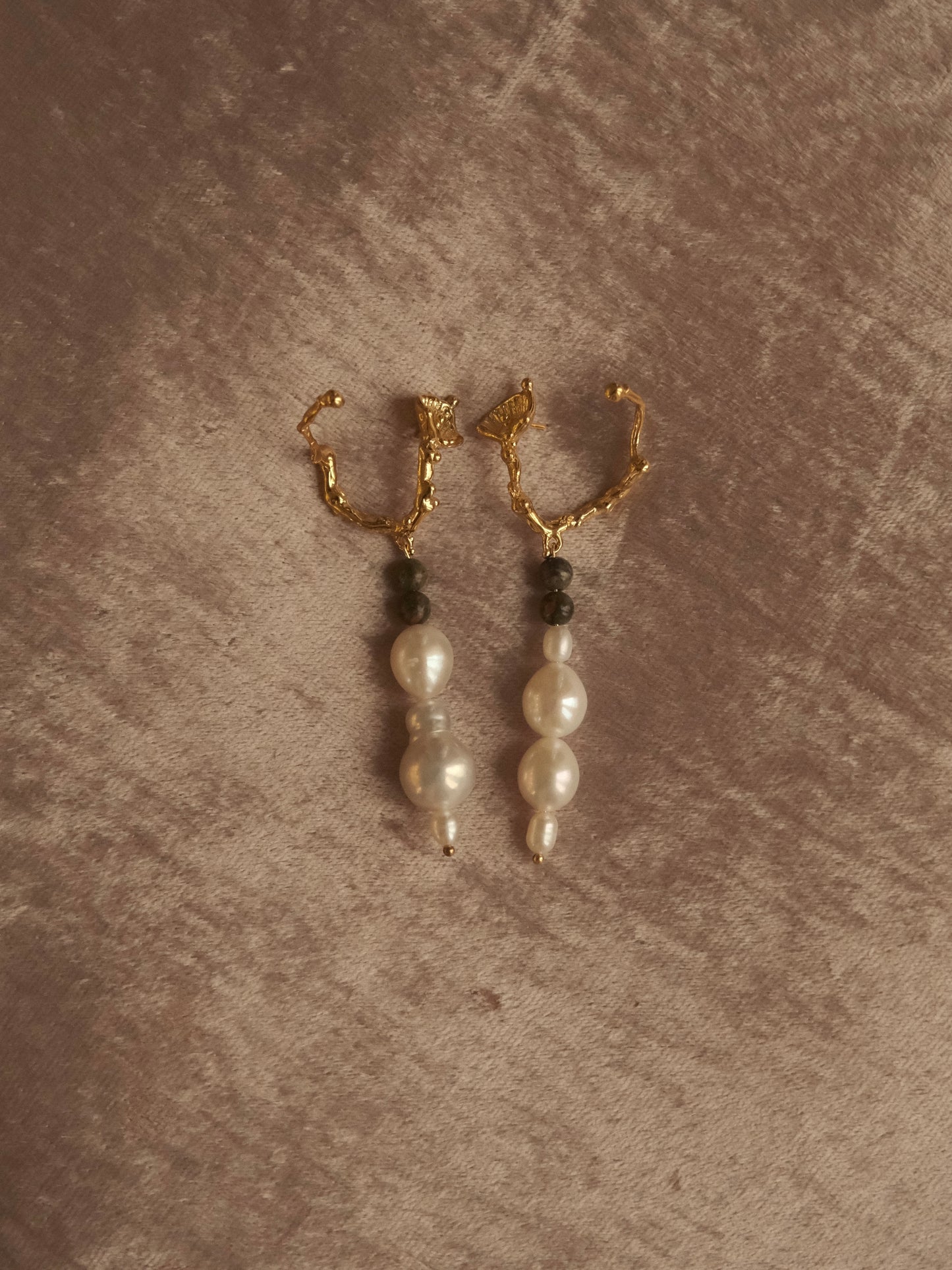 PEARL AND CRYSTAL DROP EARRINGS