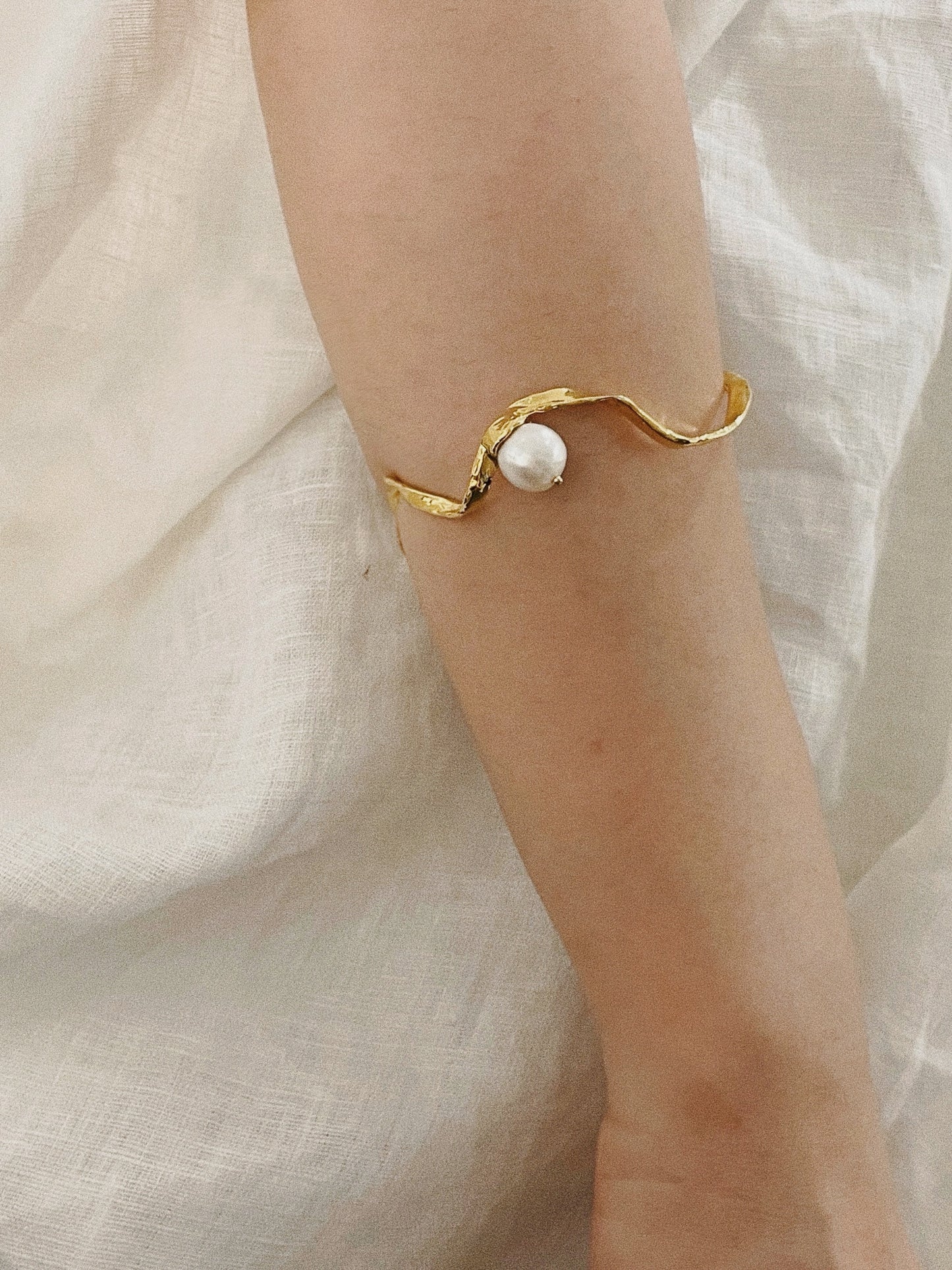 FRESH WATER PEARL BRACELET(GOLD)