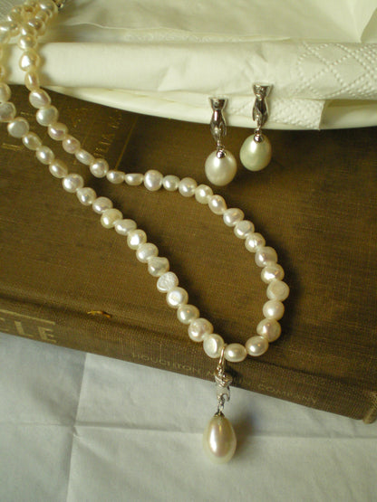 LANTERN PEARL NECKLACE