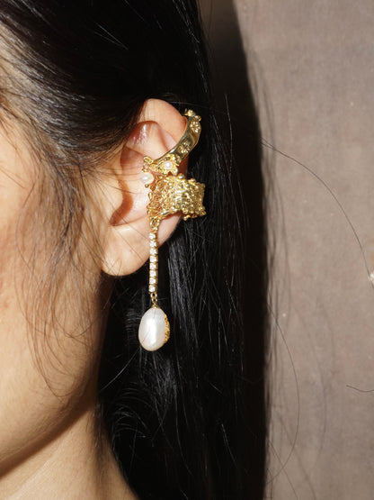 WISTERIA EAR CLIP (GOLD)