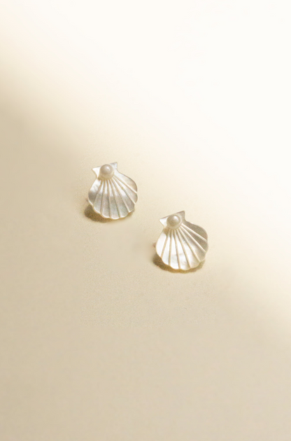 SCALLOP EARRINGS