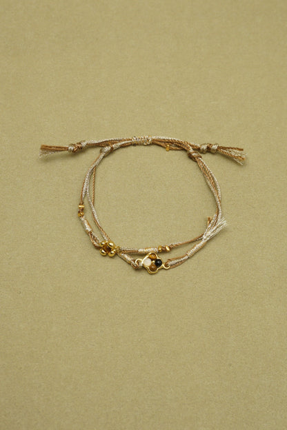 DOUBLE-LAYER TRICOLOR FLORAL BRAIDED BRACELET