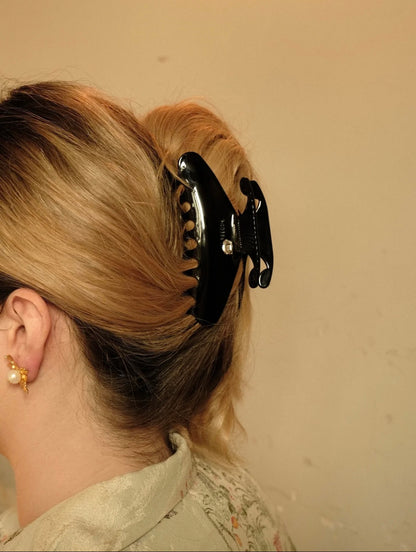 BLACK MERMAID CLAW CLIP