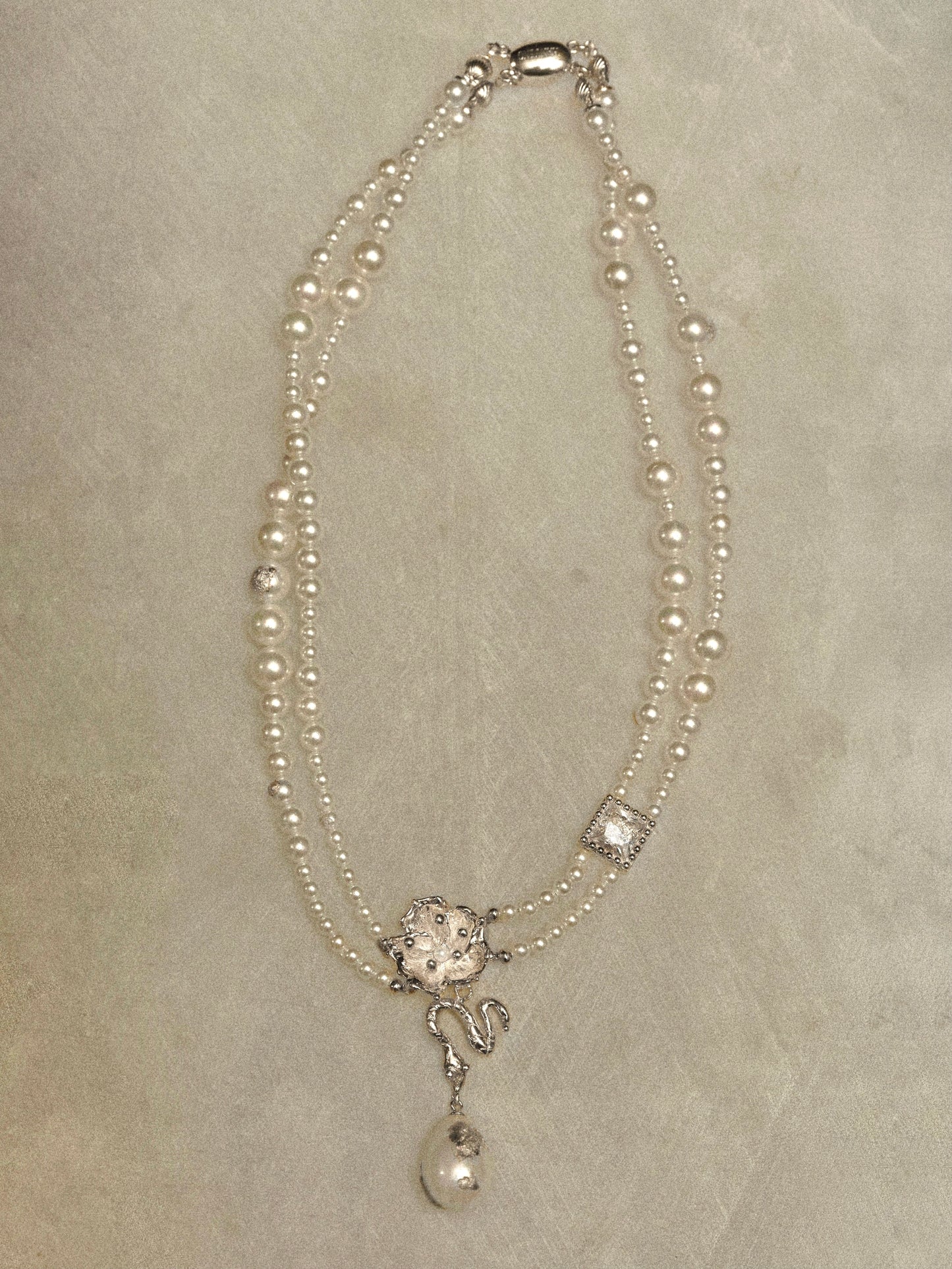 BLOSSOM AND SNAKE DOUBLE PEARL CHOKER