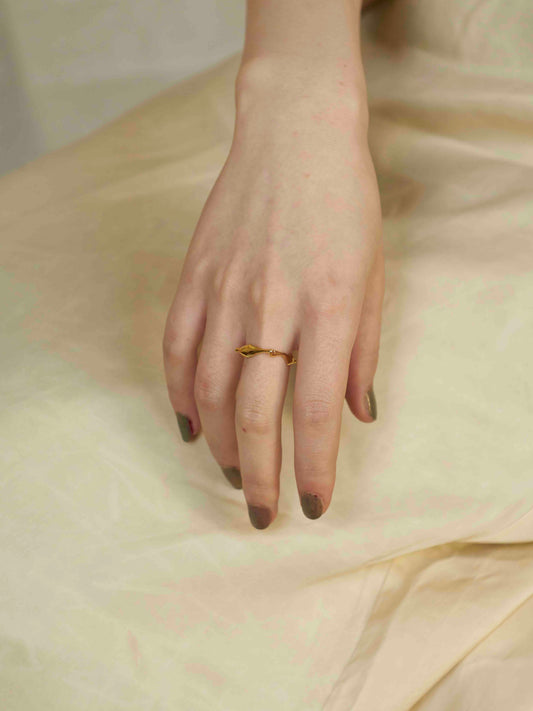 SQUARE POSY RING (GOLD)