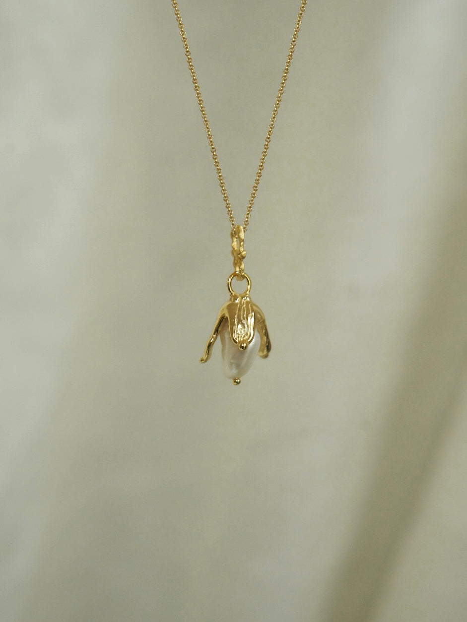 PEARL LILAC PENDANT (GOLD)