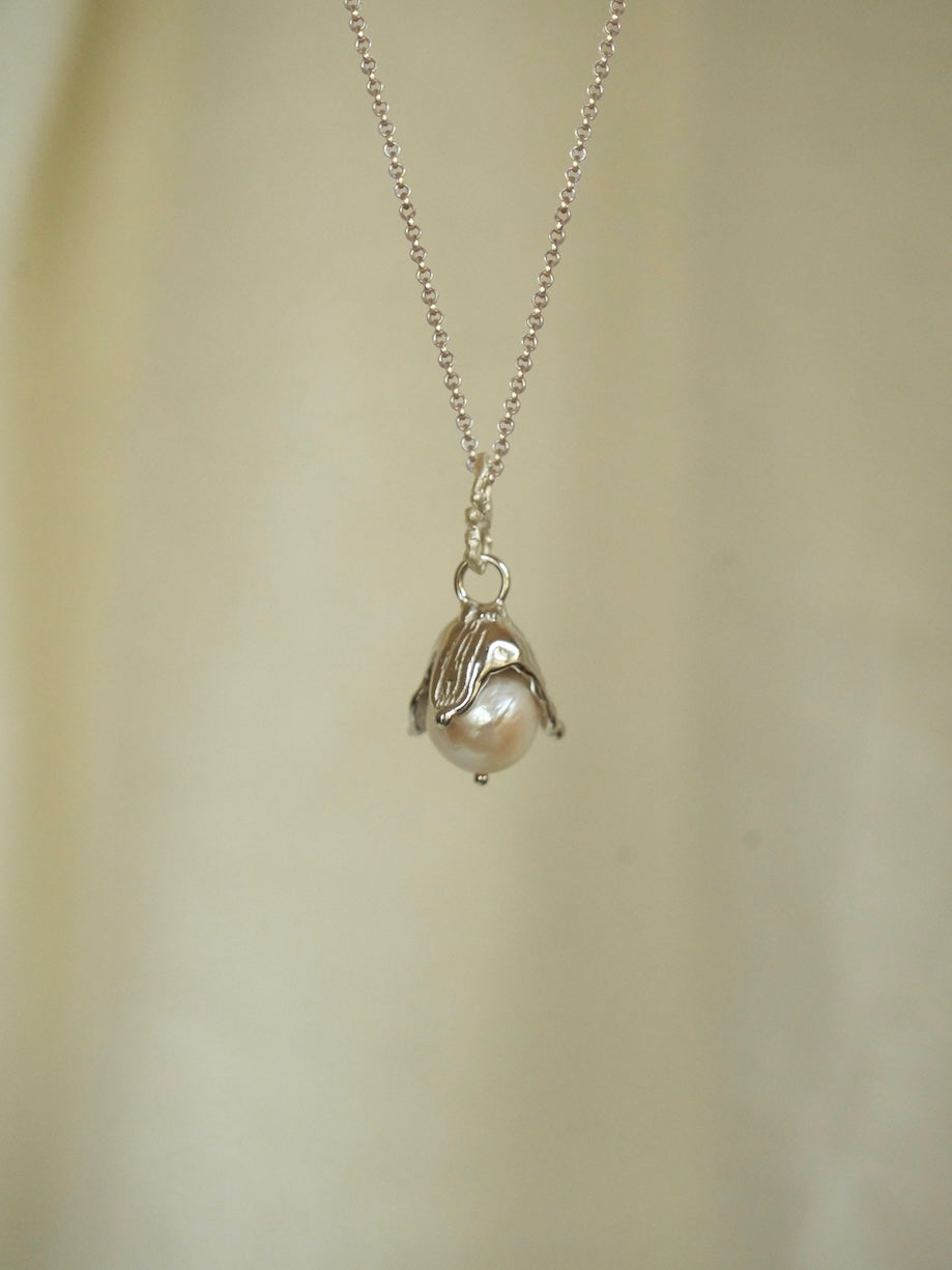 PEARL LILAC PENDANT (SILVER)