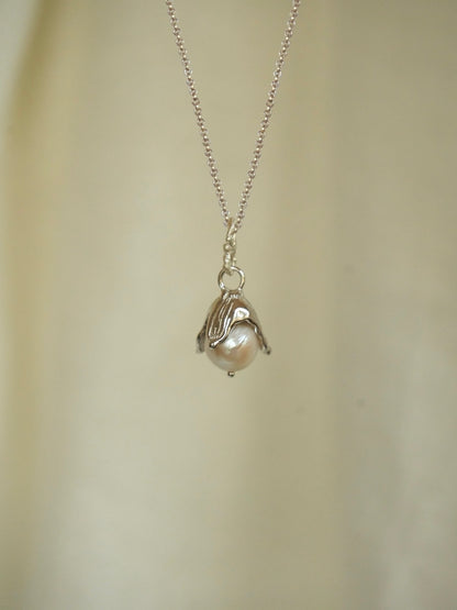 PEARL LILAC PENDANT (SILVER)