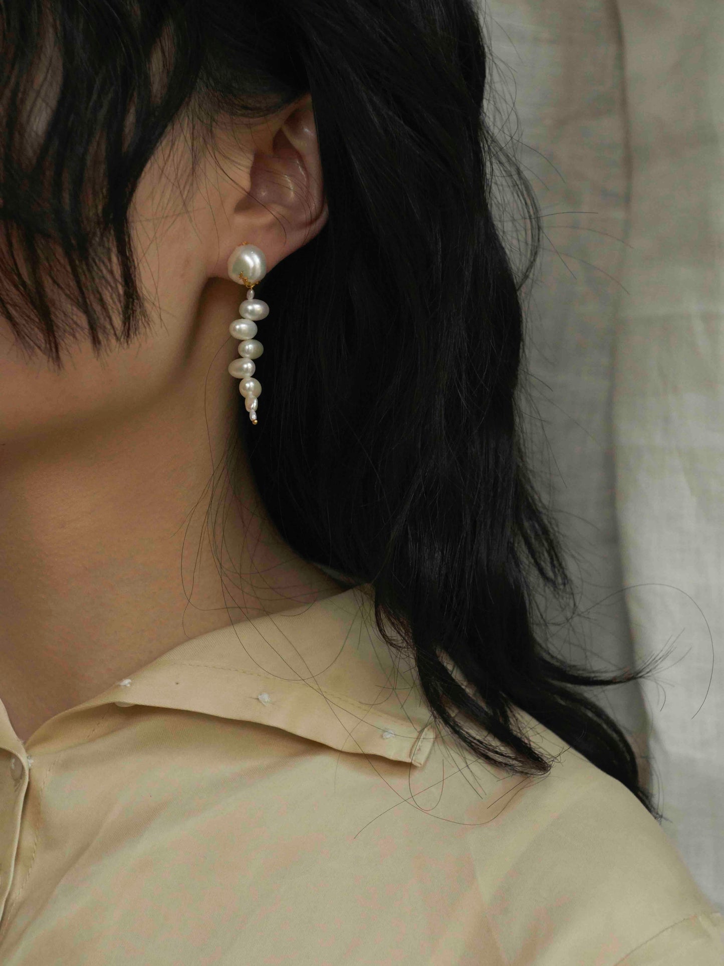 UNARRANGED PEARL EARRINGS