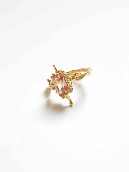 SQUARE CHAMPAGNE TALISMAN RING