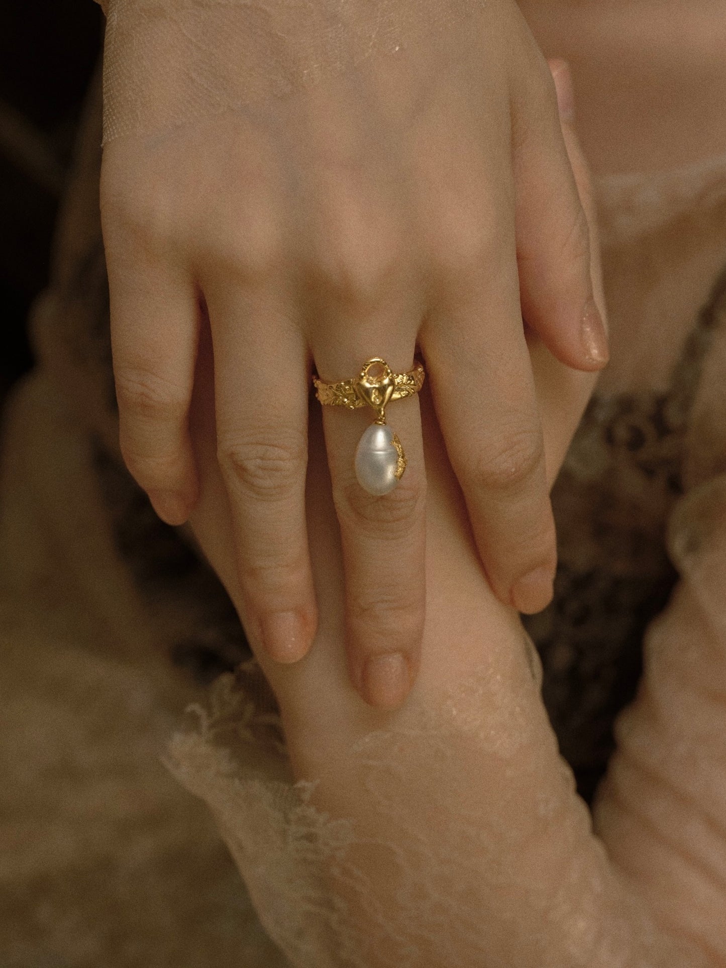 HEART LOCK PEARL RING (GOLD)