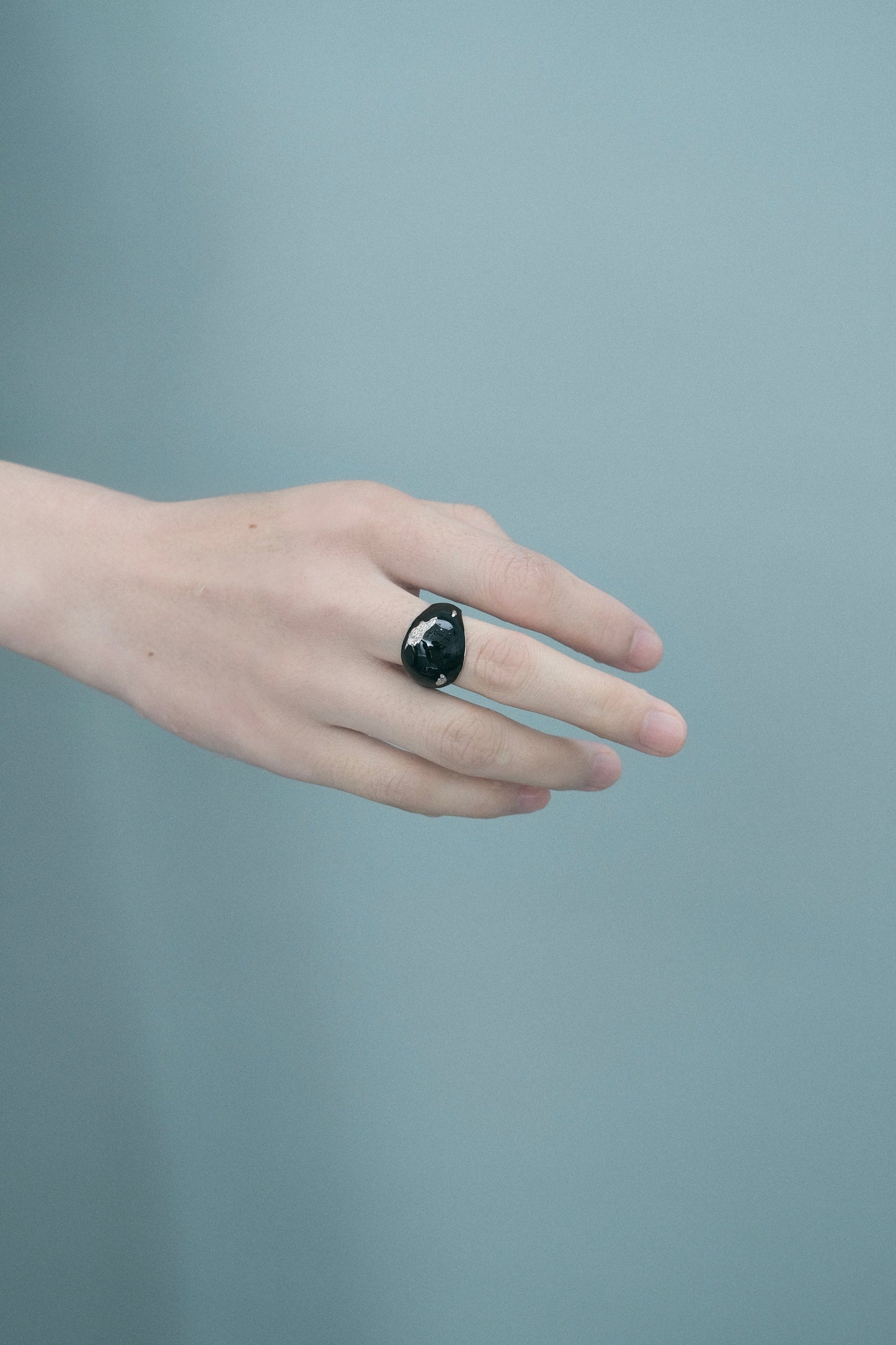 CURVED BLACK ENAMEL RING