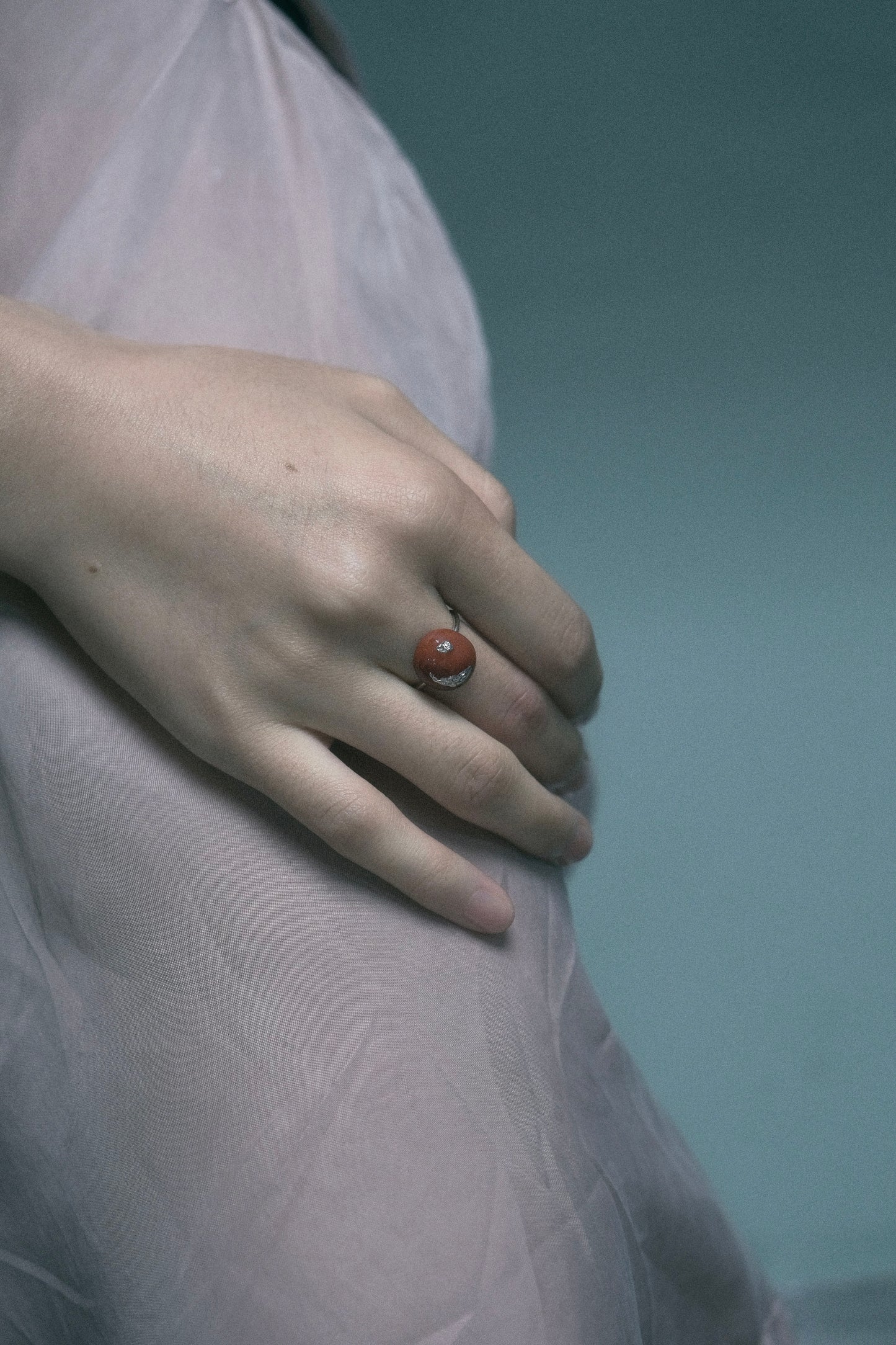 SMALL BUN-SHAPED RED ENAMEL RING