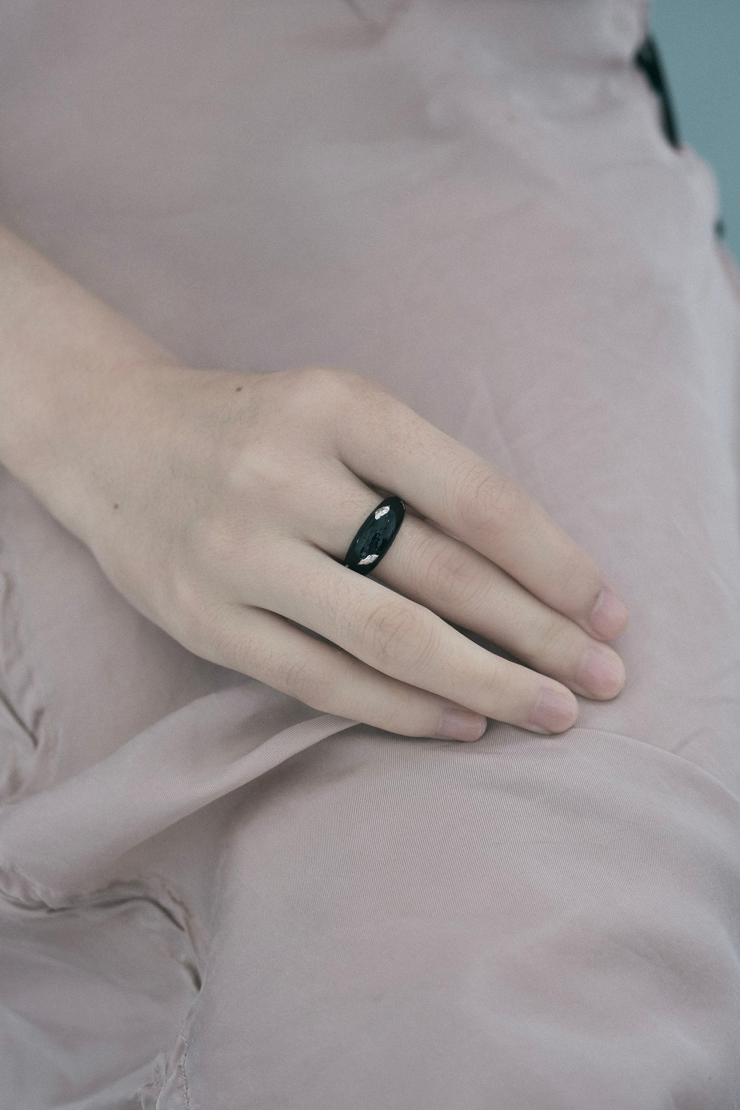 BLACK ENAMEL RING