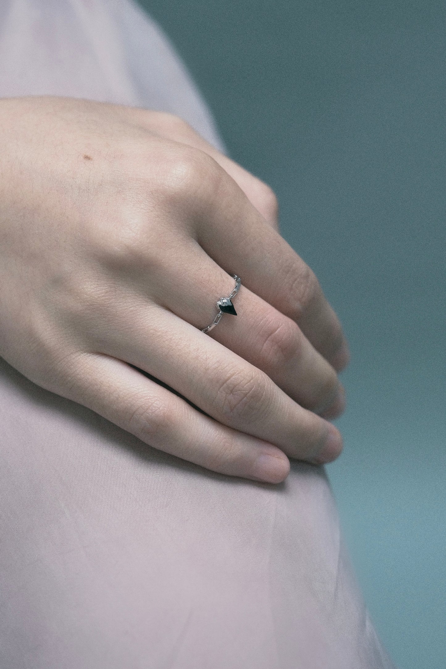 ERODED HEART THIN CHAIN RING (BLACK, SILVER)