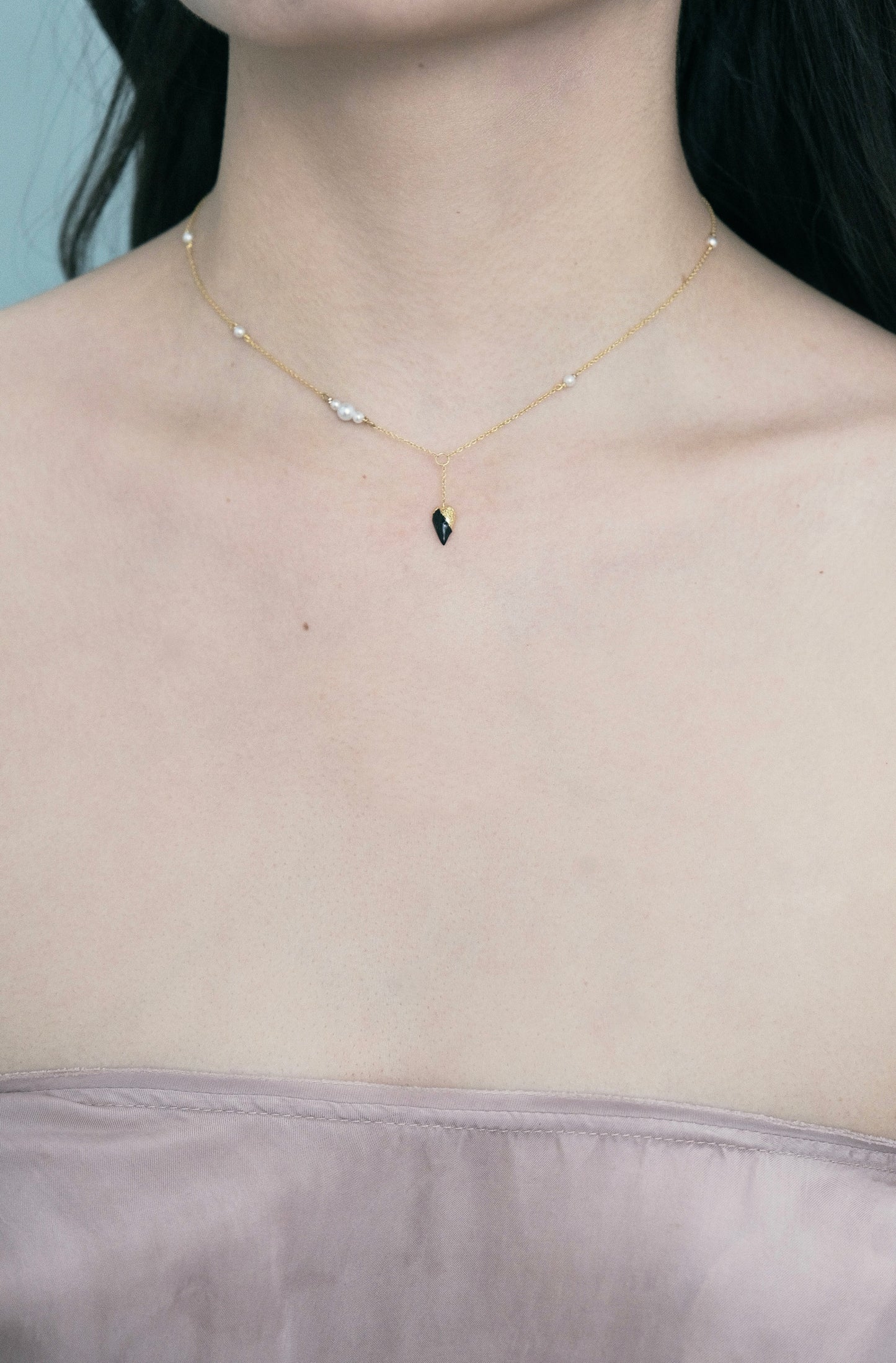 ERODED HEART THIN CHAIN NECKLACE (BLACK, GOLD) | 9K GOLD