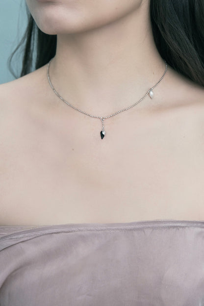 ERODED HEART THIN CHAIN NECKLACE (BLACK, SILVER)