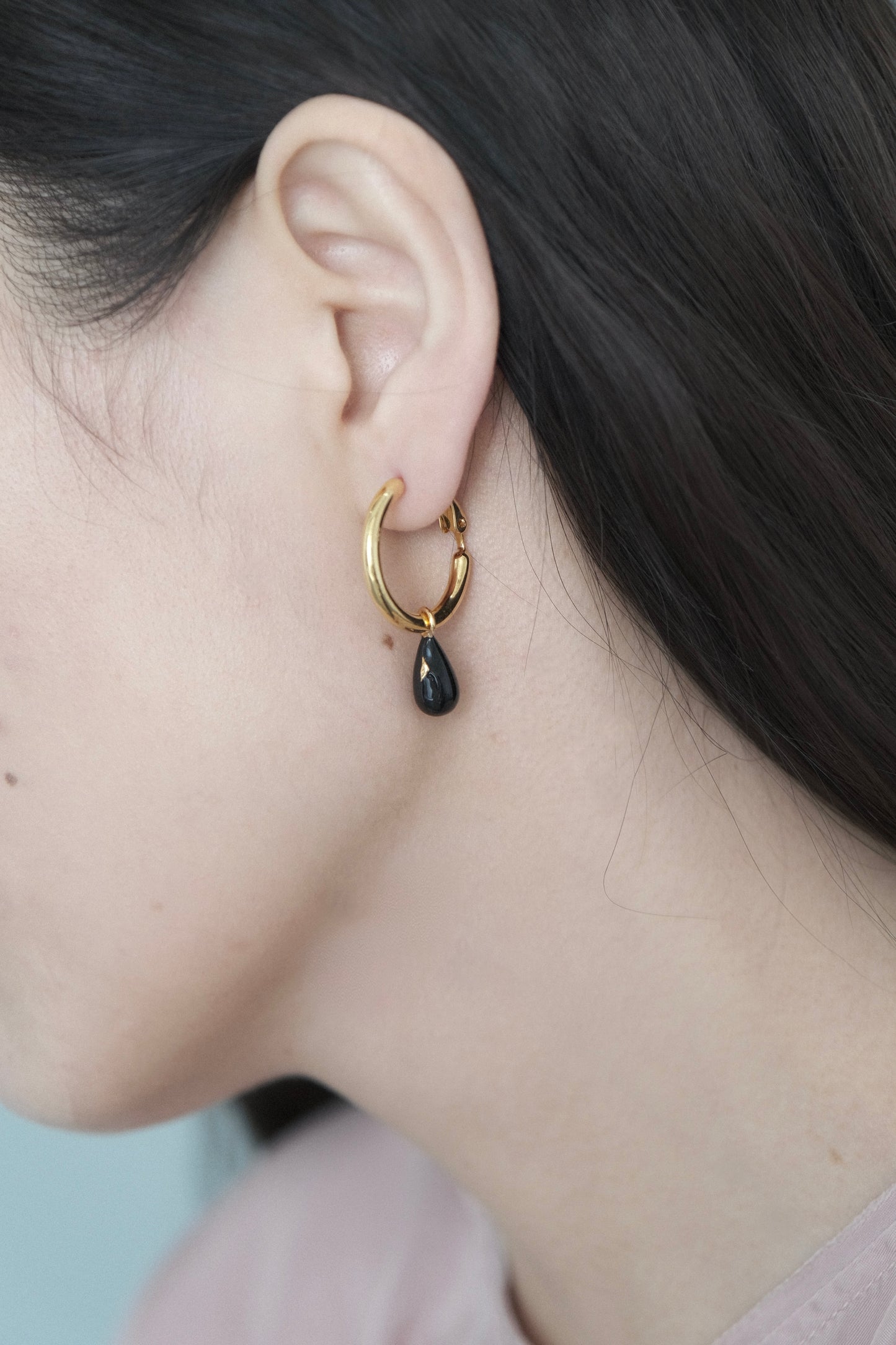 SMALL TEARDROP BLACK ENAMEL HOOP EARRINGS