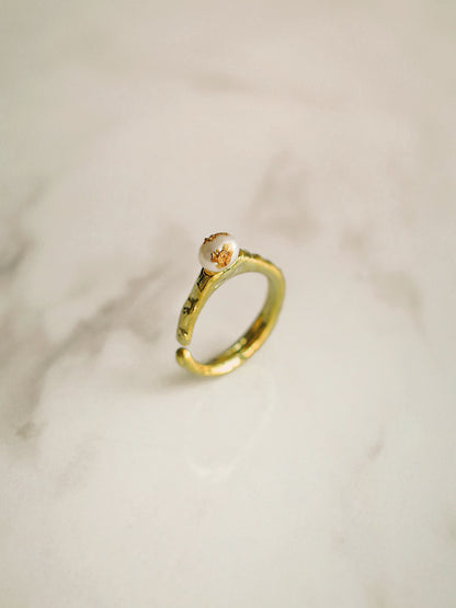 RIPPLED GOLD RING