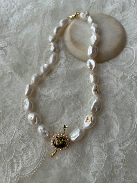 BAROQUE PEARL CHOKER WITH A BROKEN CRYSTAL HEART(GREEN, GOLD)