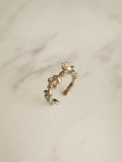 SILVER FLORAL SKULL RING WITH PEARL