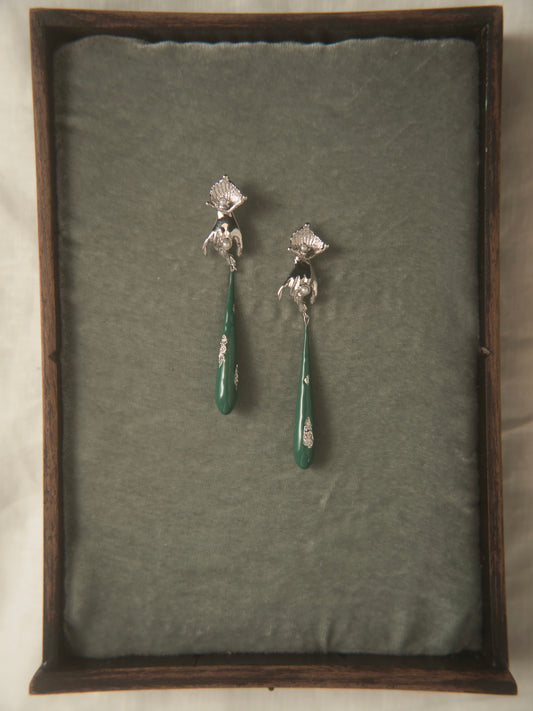 HAND EARRINGS WITH GREEN ENAMEL