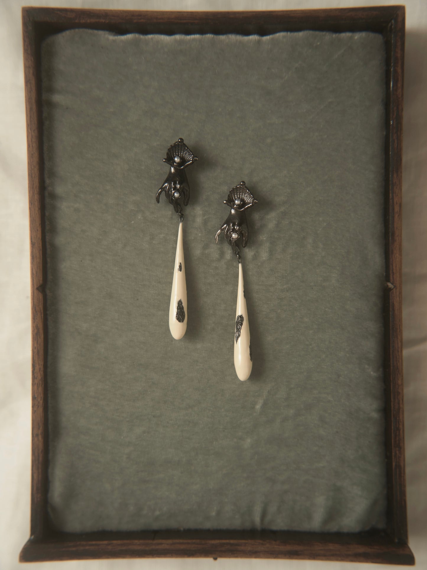 ANTIQUE-STYLE HAND EARRINGS WITH WHITE ENAMEL