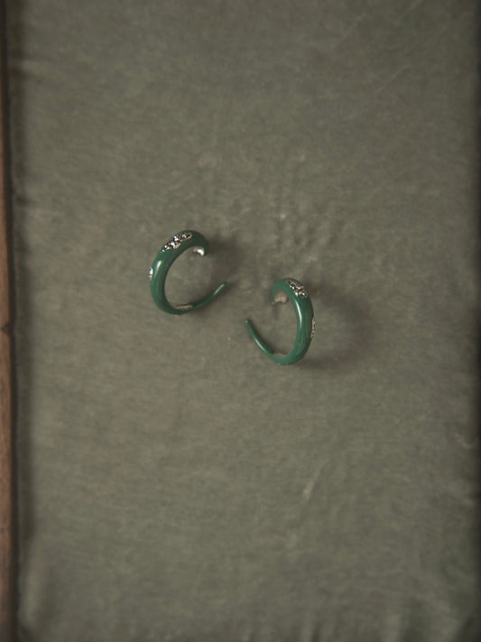 GREEN ENAMEL TEXTURED HOOPS (SILVER)