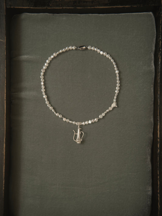 ANTIQUE-STYLE FLAGON PEARL NECKLACE